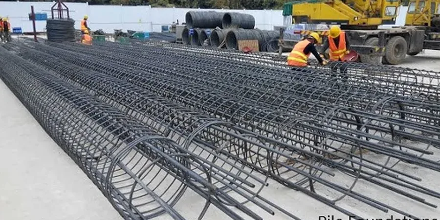 Pilotes en Coronel: Ingeniería de Fundaciones para Suelos Complejos